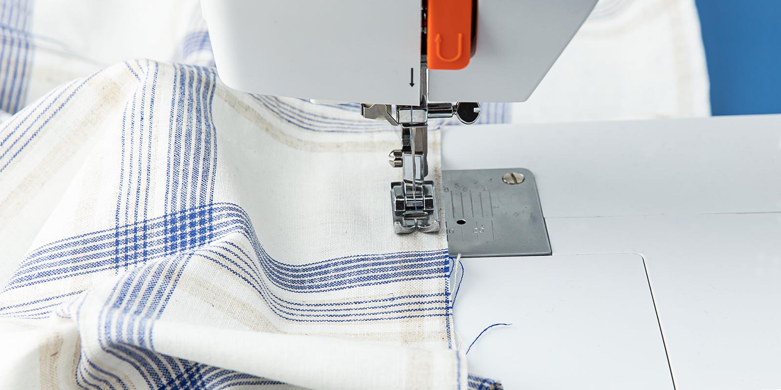 Sewing Machine AW22